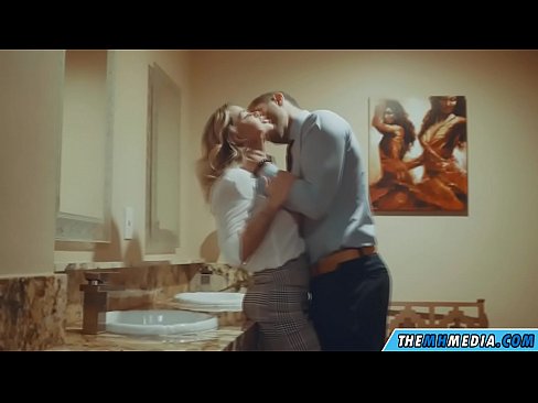 ❤️ Kun povekas blondi viettelee sinut julkisessa vessassa ❤❌ Kova porno at fi.pornsexphoto.ru ️❤